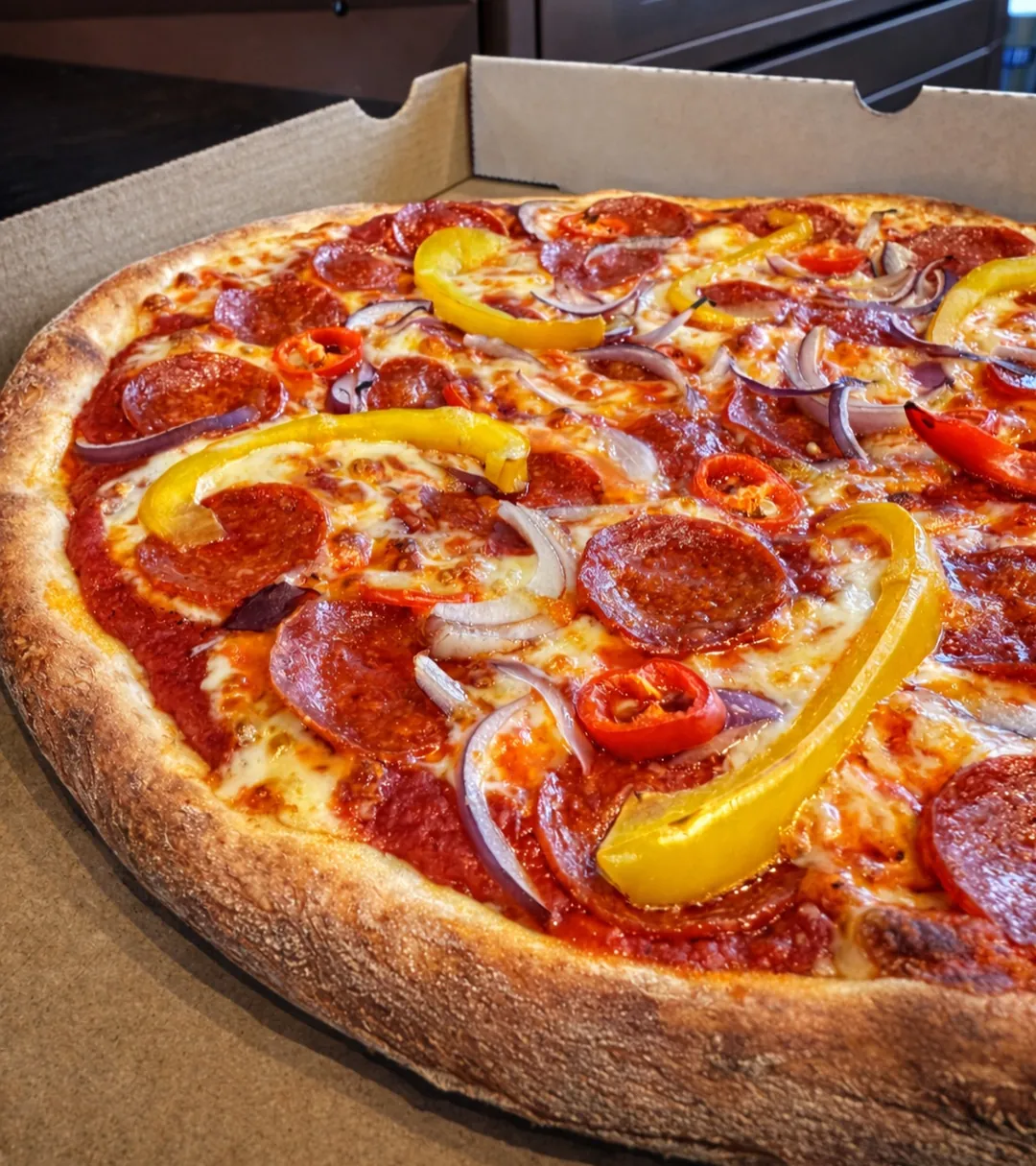 The Mafiosa: pepperoni, peppers, red onion and chilli.